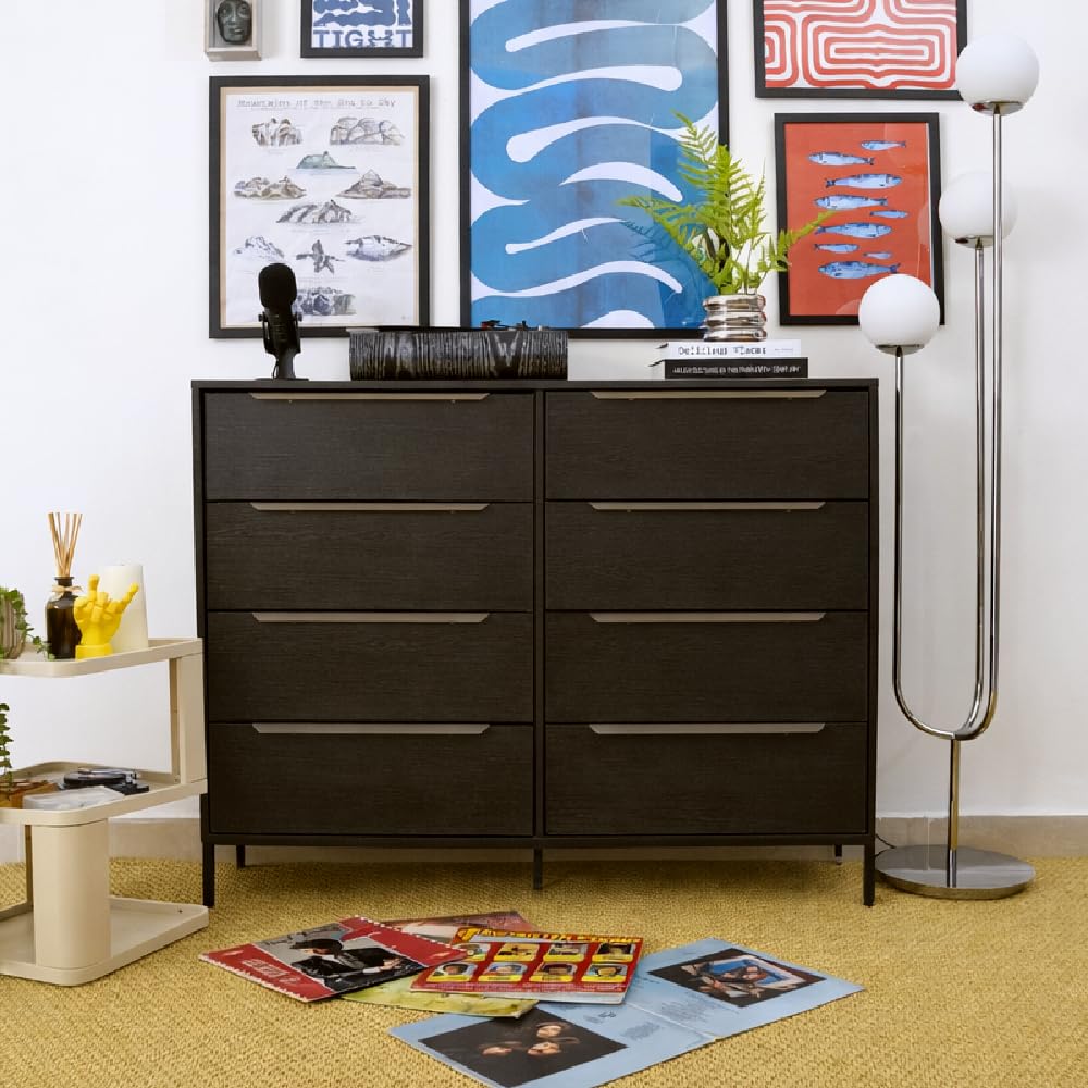 The First-Week Dorm Wardrobe: What to Unpack First