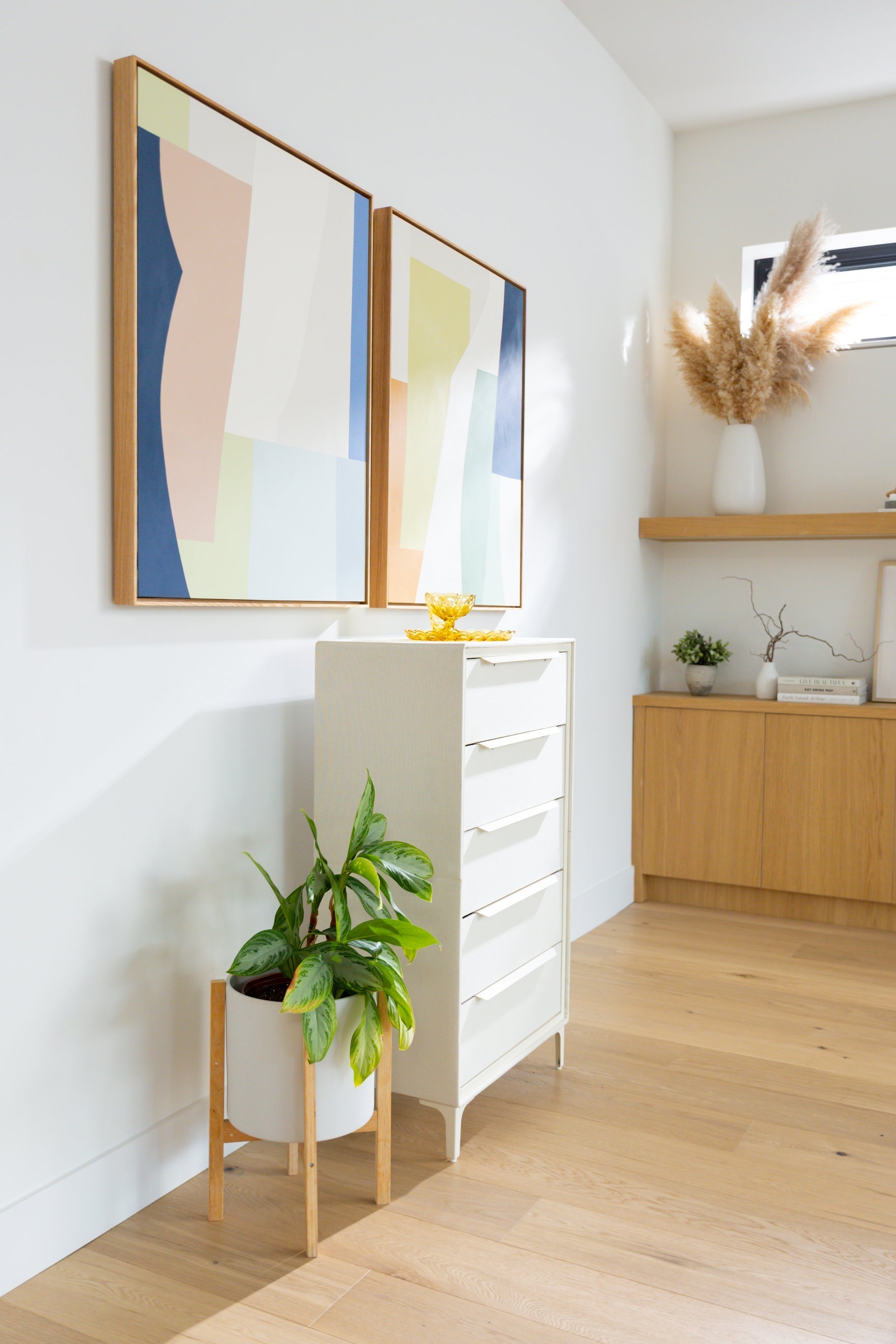 How to Set Up a Guest Room That Works for Guests and Storage