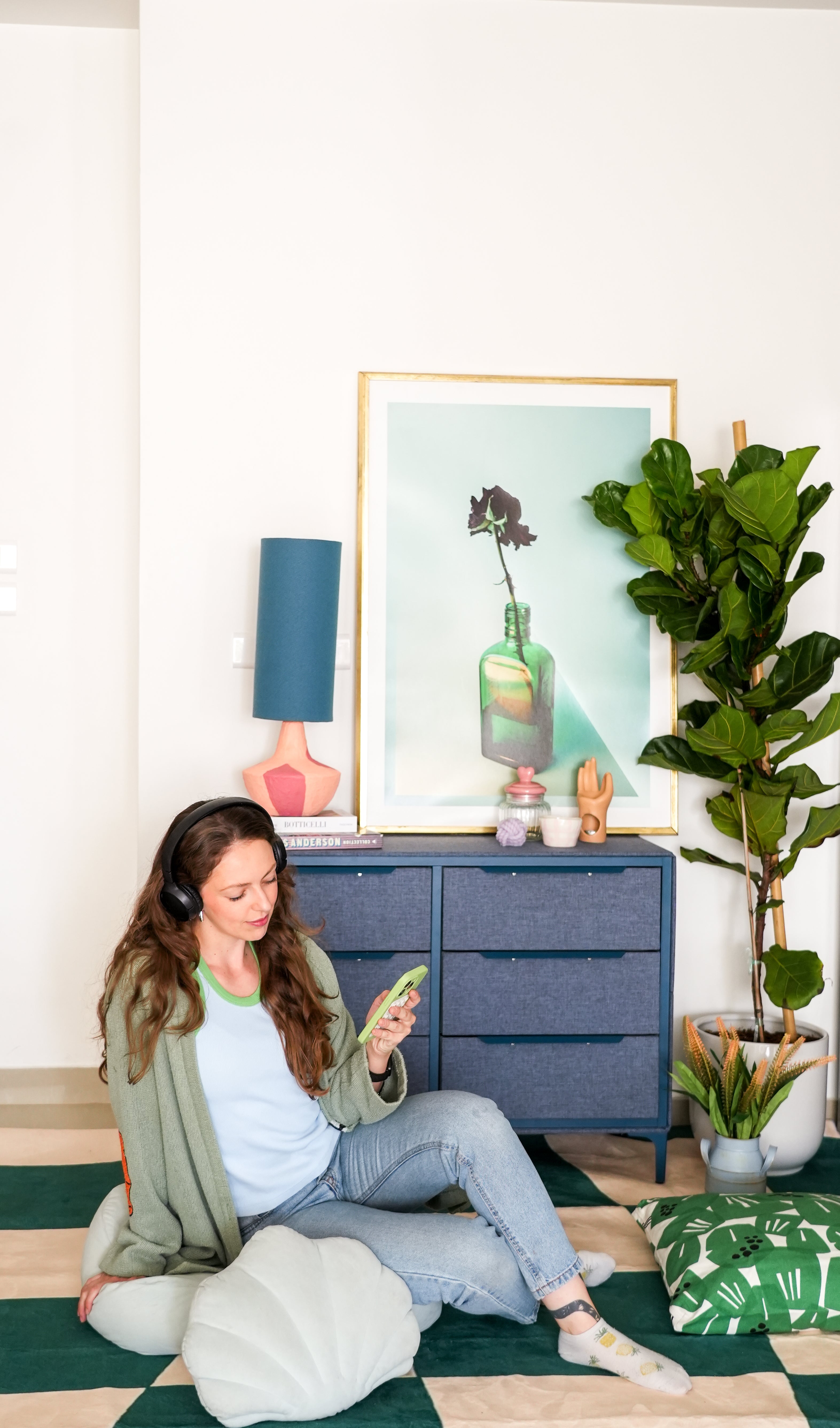 How to Make a Small Bedroom Feel Bigger Without Touching the Walls